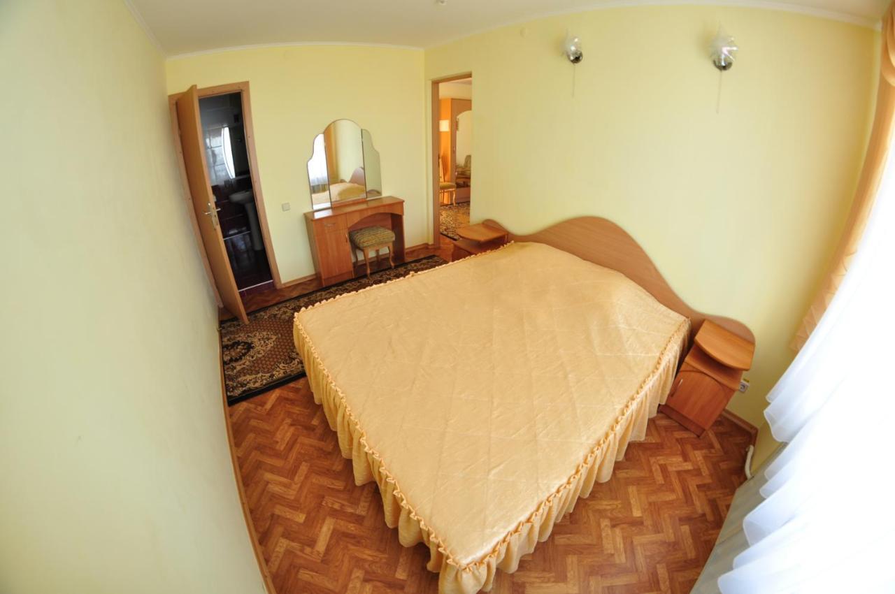 Mykolayiv Tourist Hotel Миколаїв Екстер'єр фото